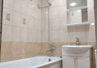 Эконом ремонт ванной комнаты,Казань, Ямашева 81, общая стоимость работы и материала — 87000 руб.